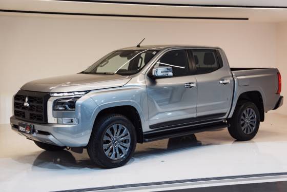 MITSUBISHI TRITON 2.4 BITURBO DIESEL CD HPE 4X4 AUTOMÁTICO